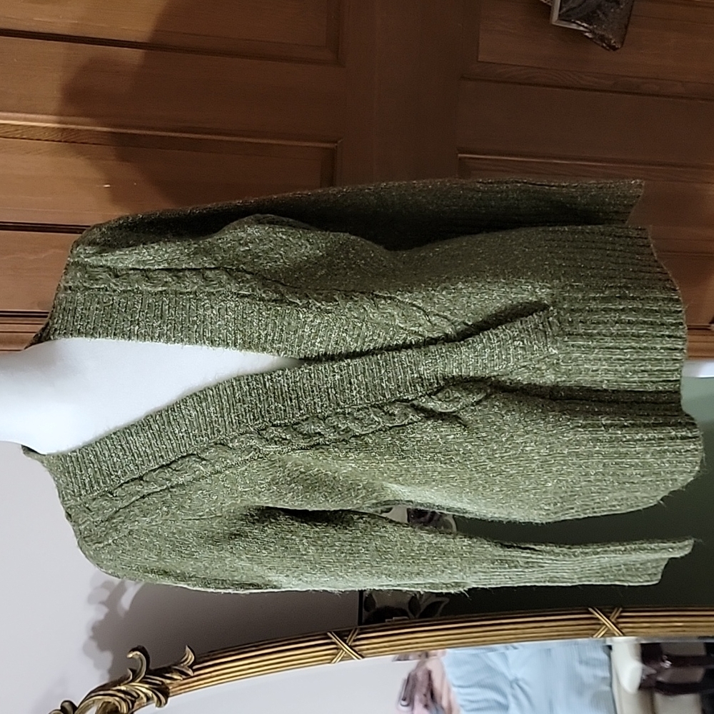 V neck pull over sweater
